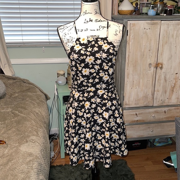 Forever 21 floral dress - Picture 1 of 5